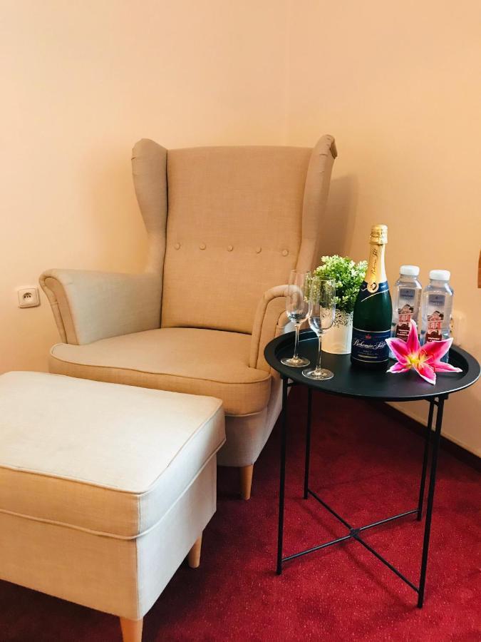 Hotel Pošta Sobotka Buitenkant foto