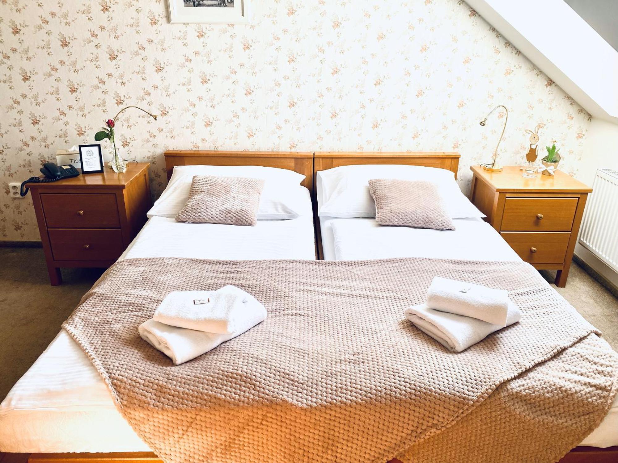 Hotel Pošta Sobotka Buitenkant foto