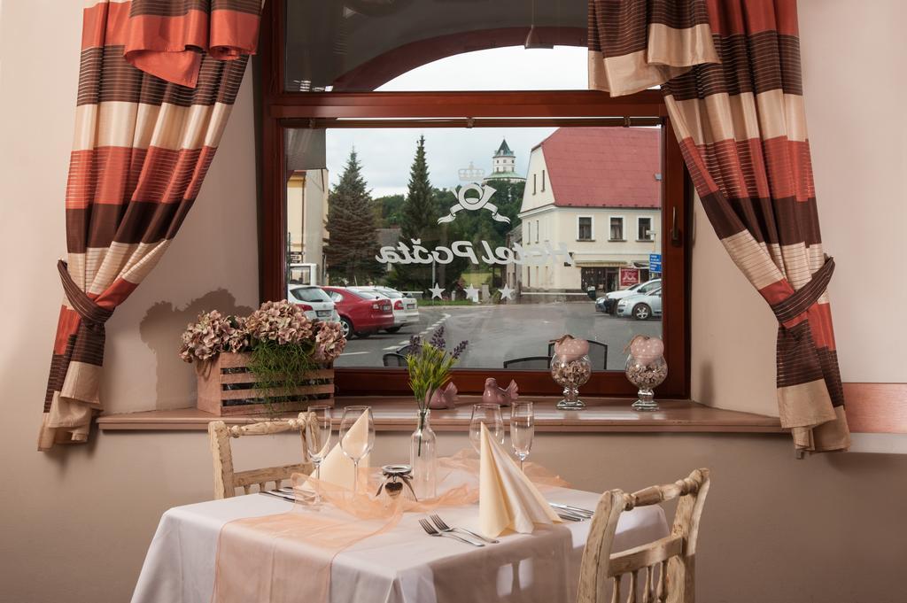 Hotel Pošta Sobotka Buitenkant foto