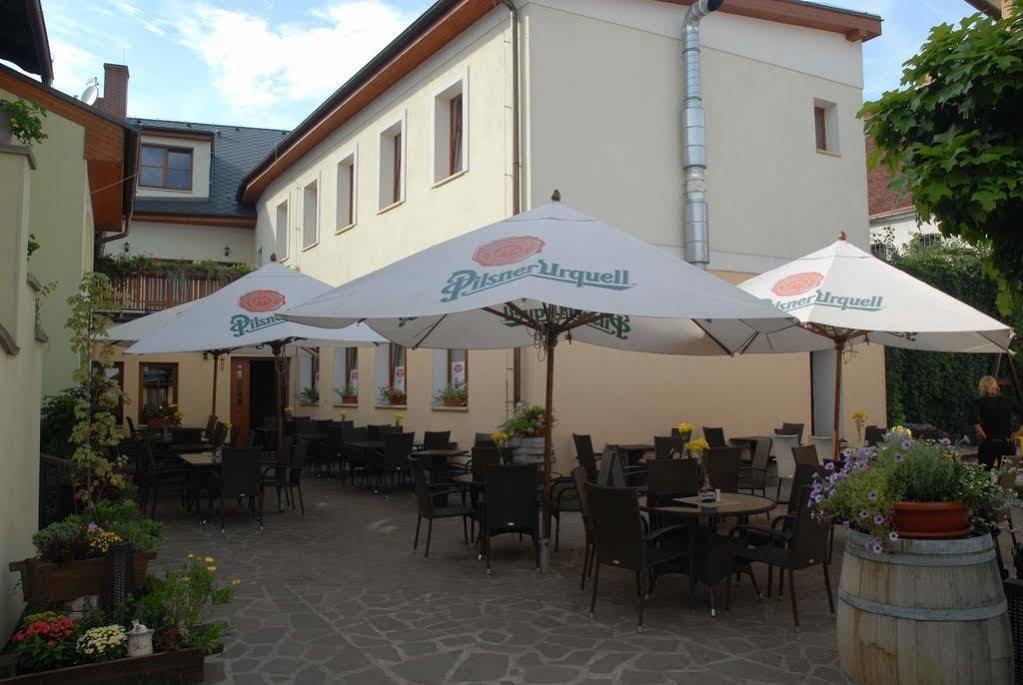 Hotel Pošta Sobotka Buitenkant foto
