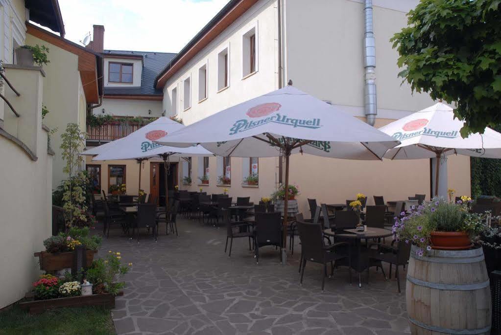 Hotel Pošta Sobotka Buitenkant foto
