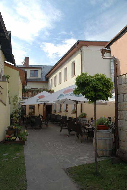 Hotel Pošta Sobotka Buitenkant foto