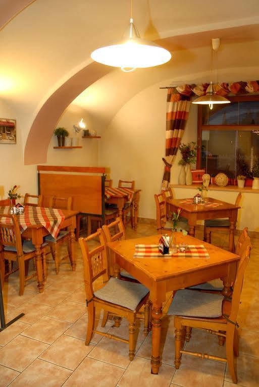 Hotel Pošta Sobotka Buitenkant foto
