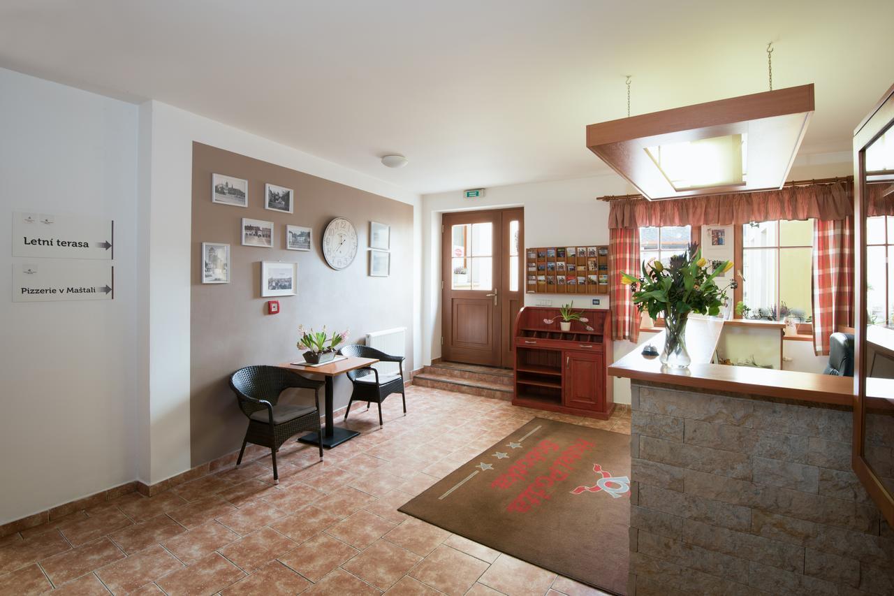 Hotel Pošta Sobotka Buitenkant foto