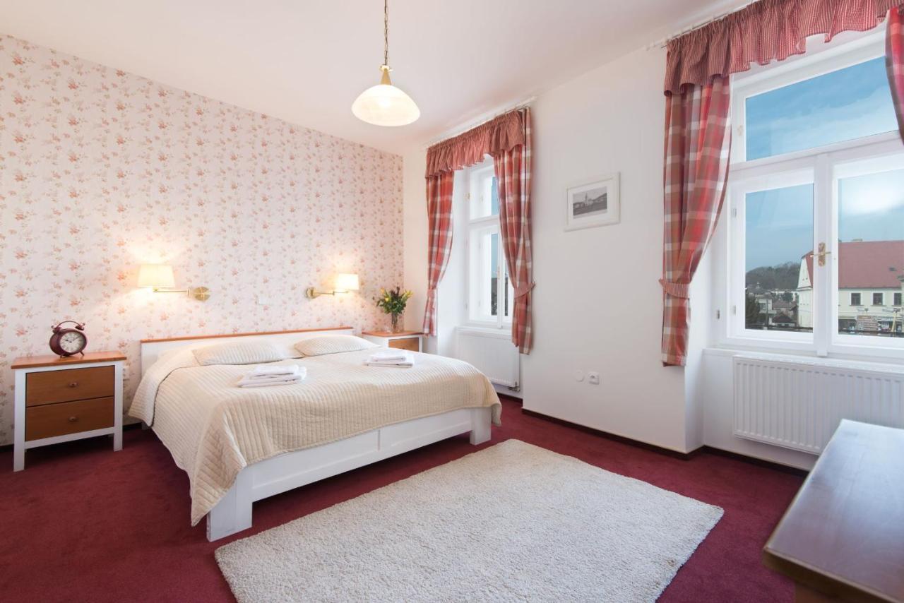 Hotel Pošta Sobotka Buitenkant foto